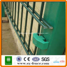 Powder coated 2D double wire mesh fence